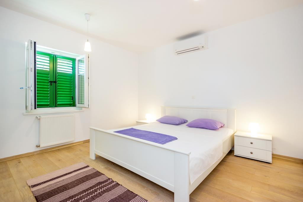 Apartment Barbina Kastelina Sveti Juraj Buitenkant foto