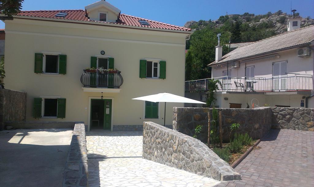Apartment Barbina Kastelina Sveti Juraj Buitenkant foto